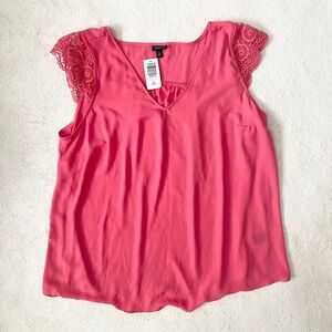 Torrid Hot Pink Lace -Sleeve Trim Blouse Womens 2 Cap-Sleeve V-neck‎